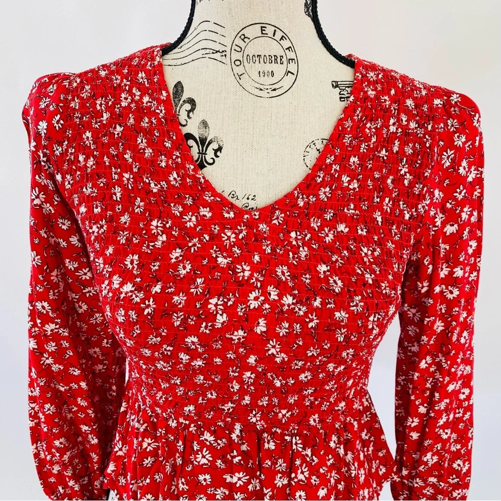 EUC Women Floral Shirred V Neck Crop Top Long Sleeve Red XS - Picture 1 of 8